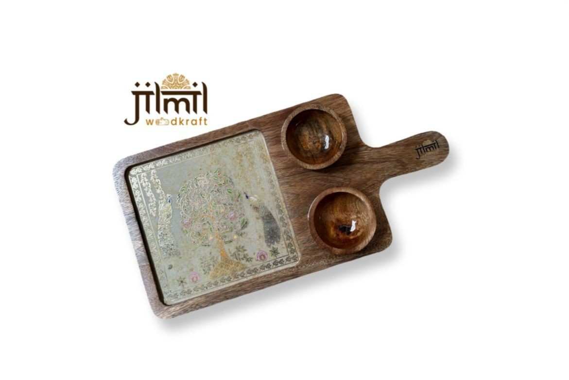 Premium wooden platter detail